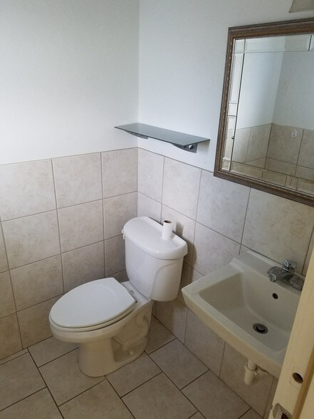 More Photos Of 1211 Miramar St, Cape Coral Office For Sale