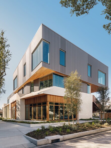 More Photos Of 888 Westheimer Rd, Houston Office For Lease