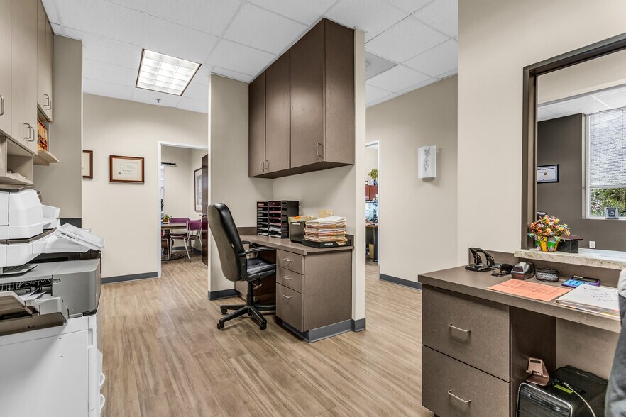 More Photos Of 4104 W 15th St, Plano Medical For Sale