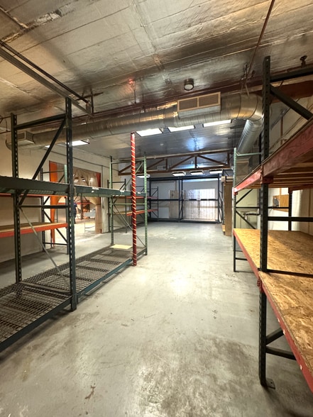 More Photos Of 315-316 Robinson Ln, Wilmington Warehouse For Lease
