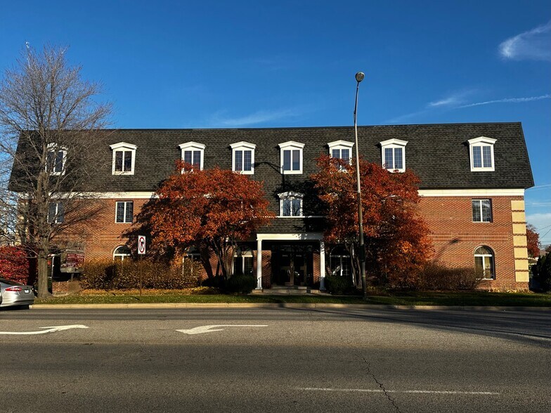 More Photos Of 9401 S Pulaski Rd, Evergreen Park Medical For Sale