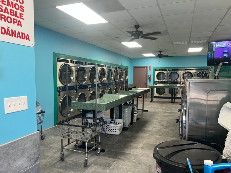 More Photos Of 501 1/2 El Dorado Blvd, Webster General Retail For Sale