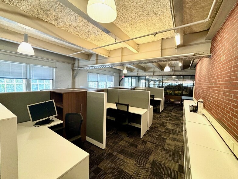 More Photos Of 5101 S Broad St, Philadelphia Office For Lease