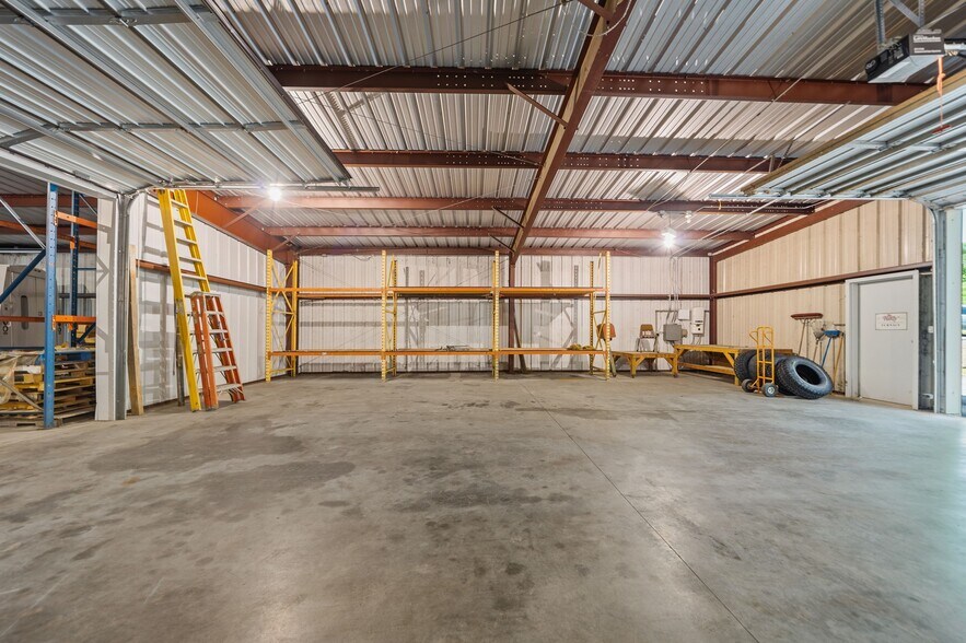 More Photos Of 15288 AR-22, Dardanelle Warehouse For Sale