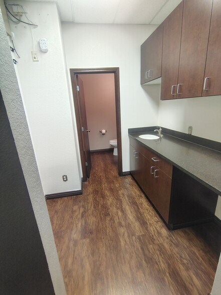 More Photos Of 145 E University Dr, Mesa Office For Lease
