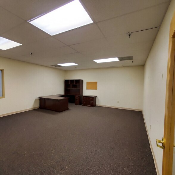 More Photos Of 1028 Gallatin Pike S, Madison Freestanding For Lease