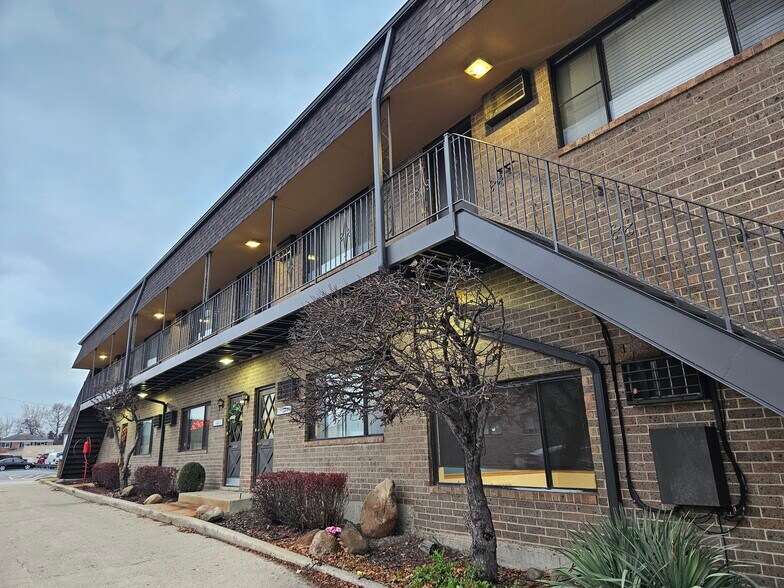 More Photos Of 140 W Saint Charles Rd, Villa Park Office Residential For Lease