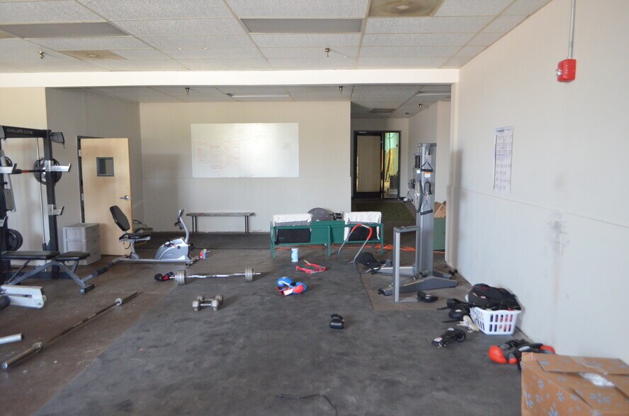 More Photos Of 2010 Stateline Rd W, Southaven Schools For Lease