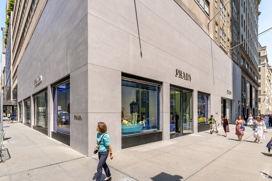 More Photos Of 724 Fifth Ave, New York Office For Lease