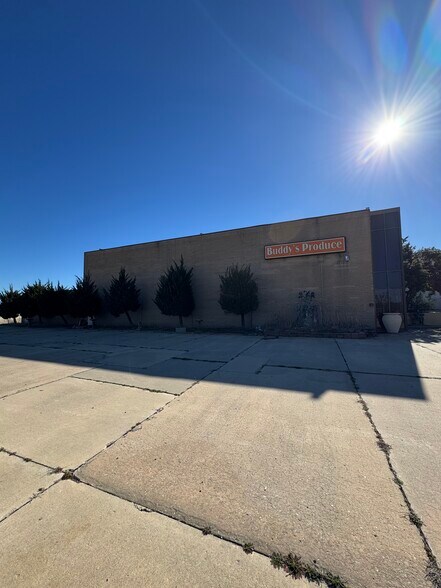 More Photos Of 8716 SE 15th St, Oklahoma City Distribution For Sale