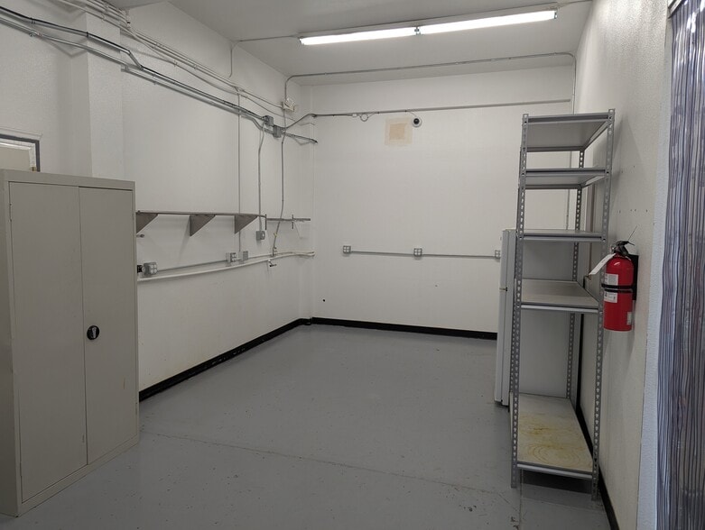 More Photos Of 1040 5th Ave, Lyons Food Processing For Lease