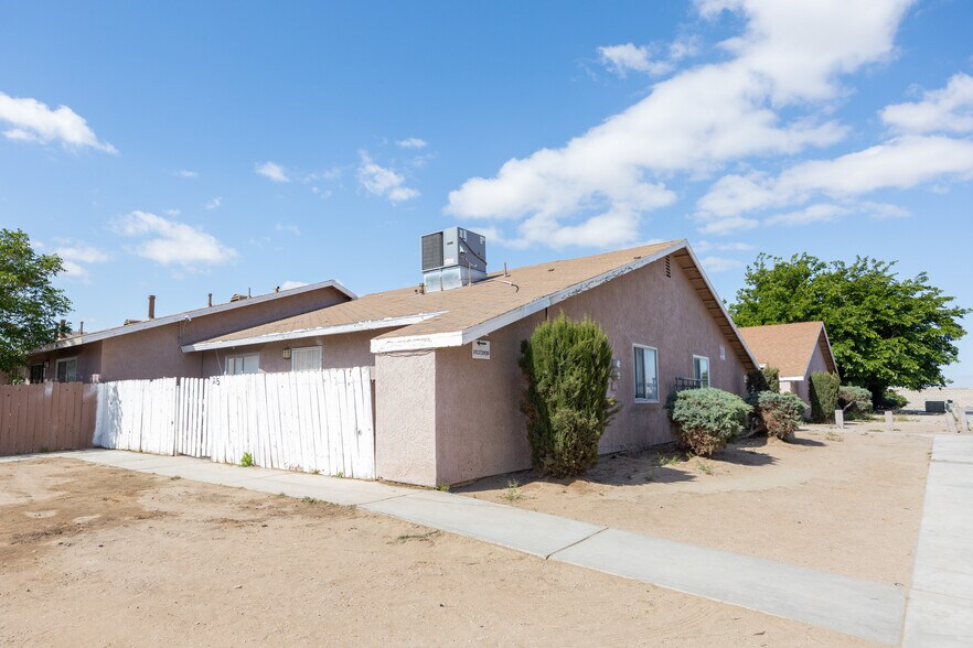 More Photos Of 11211 La Habra Ave, Adelanto Apartments For Sale