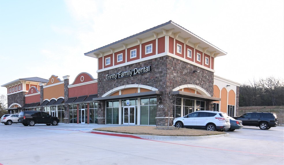 More Photos Of 900 N Industrial Blvd, Euless Storefront Retail Office For Lease