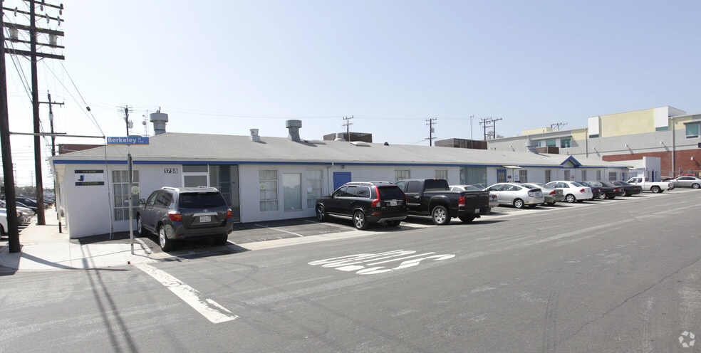 Primary Photo Of 1748-1758 Berkeley St, Santa Monica Unknown For Lease