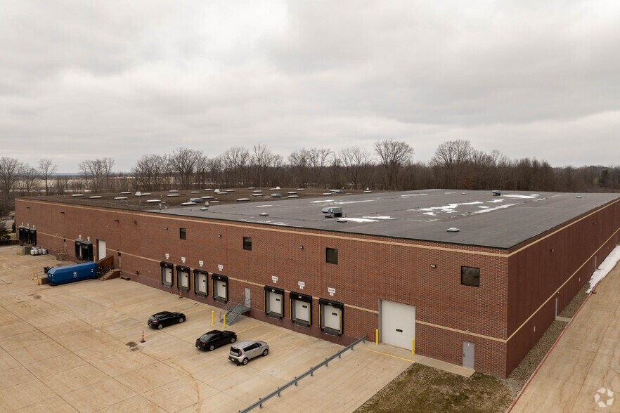 More Photos Of 5581 Hudson Industrial Pky, Hudson Warehouse For Lease