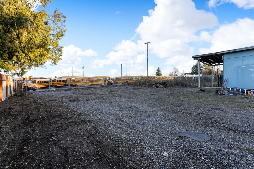 More Photos Of 6350 NE 66th Ave, Portland Flex For Sale