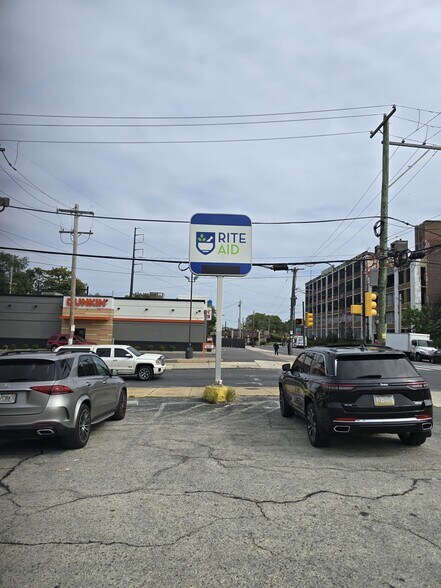 More Photos Of 2201 W Allegheny Ave, Philadelphia Drugstore For Lease