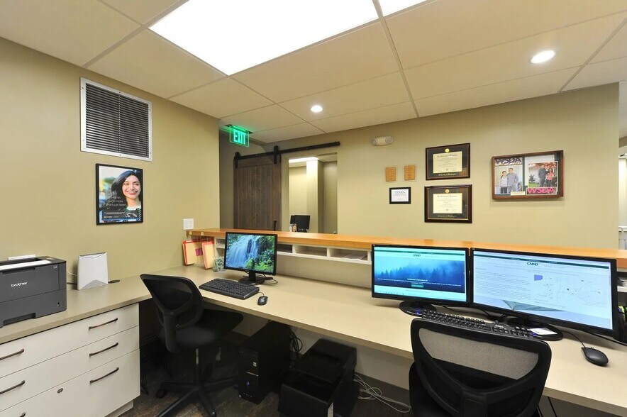 More Photos Of 1346 8th St NE, Auburn Office For Sale