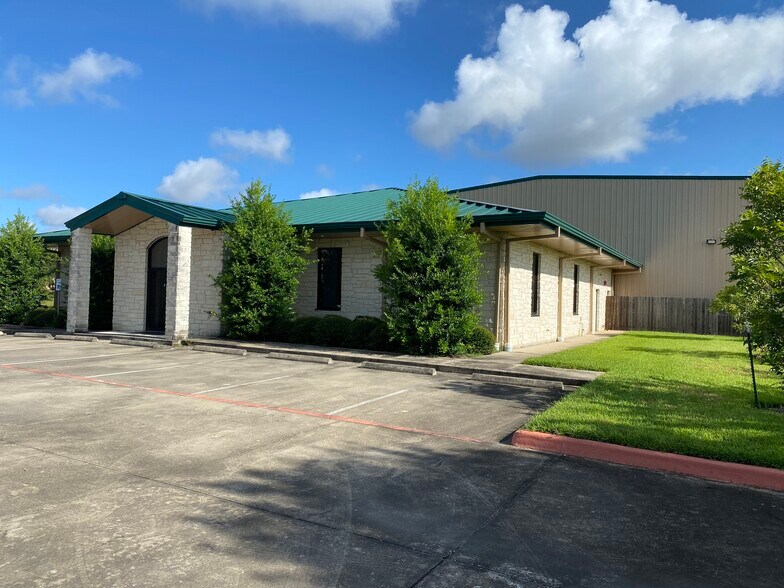 More Photos Of 18050 Kieth Harrow Blvd, Houston Warehouse For Lease