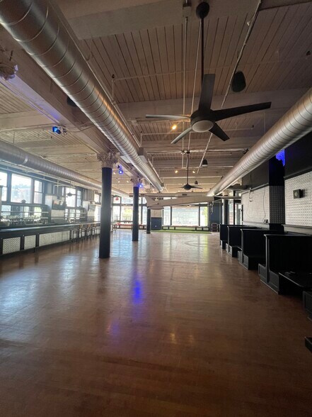 More Photos Of 1000 Broadway Blvd, Kansas City Loft Creative Space For Lease