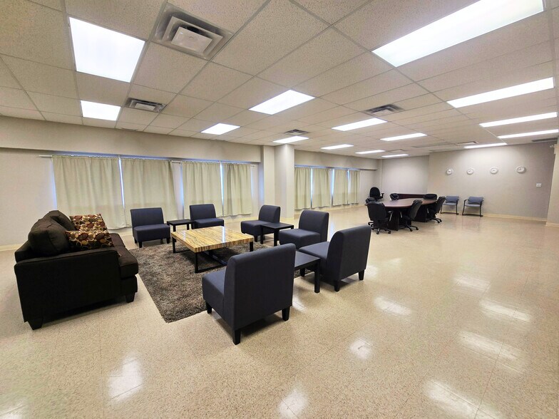 More Photos Of 7703 39 St, Leduc Manufacturing For Sale