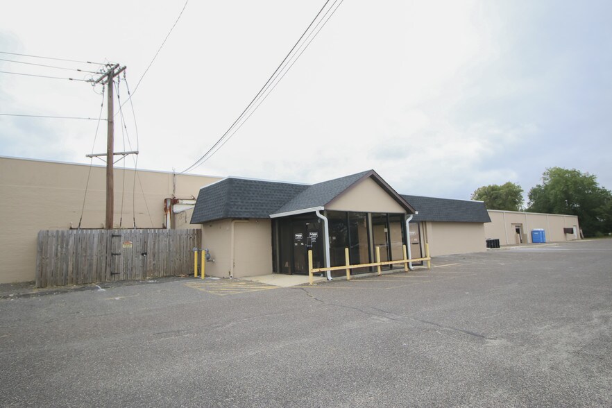 More Photos Of 1206 Route 130 N, Burlington Light Distribution For Lease