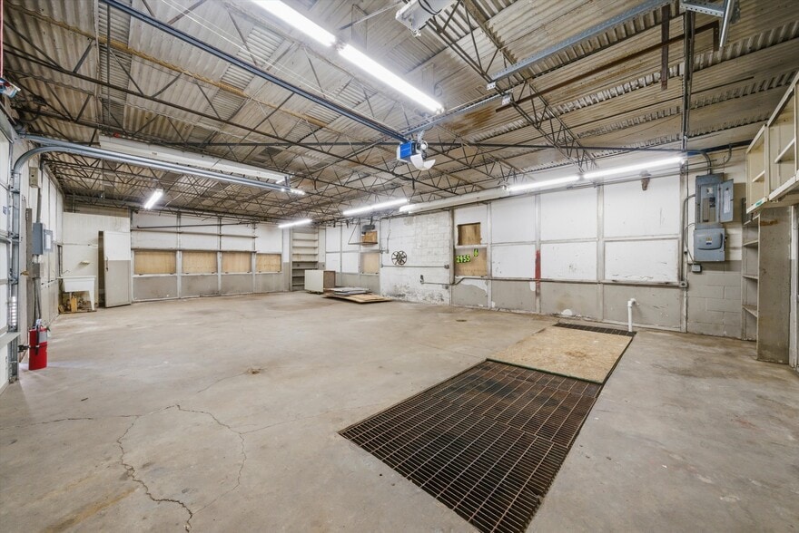 More Photos Of 2304 Plainfield Rd, Crest Hill Medical For Sale
