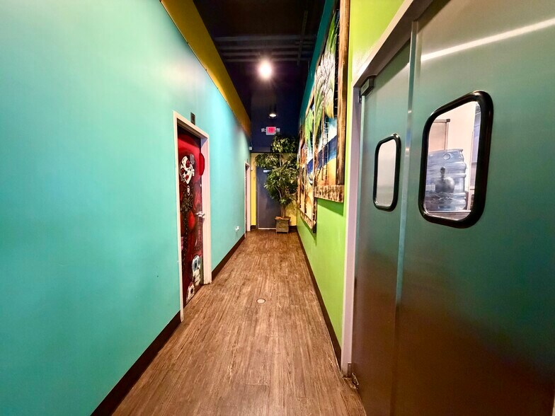 More Photos Of 306 E Chestnut St, Strafford Freestanding For Sale