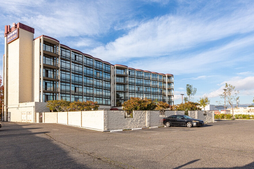 More Photos Of 150 Hegenberger Rd, Oakland Hotel For Sale