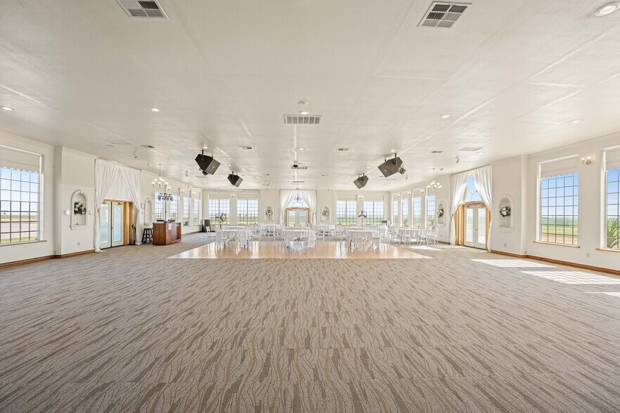 More Photos Of 796 W Evan Hewes, El Centro Restaurant For Sale