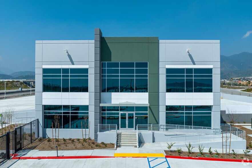 More Photos Of 5770 N Industrial Pky, San Bernardino Truck Terminal For Lease