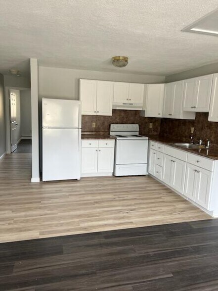More Photos Of 450 Woonasquatucket Ave, North Providence Apartments For Sale