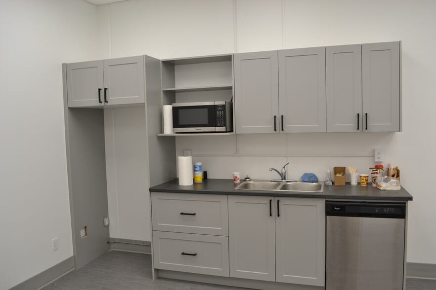 More Photos Of 70 Queens Dr, Red Deer County Service For Sale