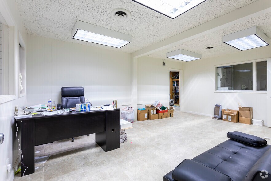 More Photos Of 1701 30th St, Bakersfield Freestanding For Sale