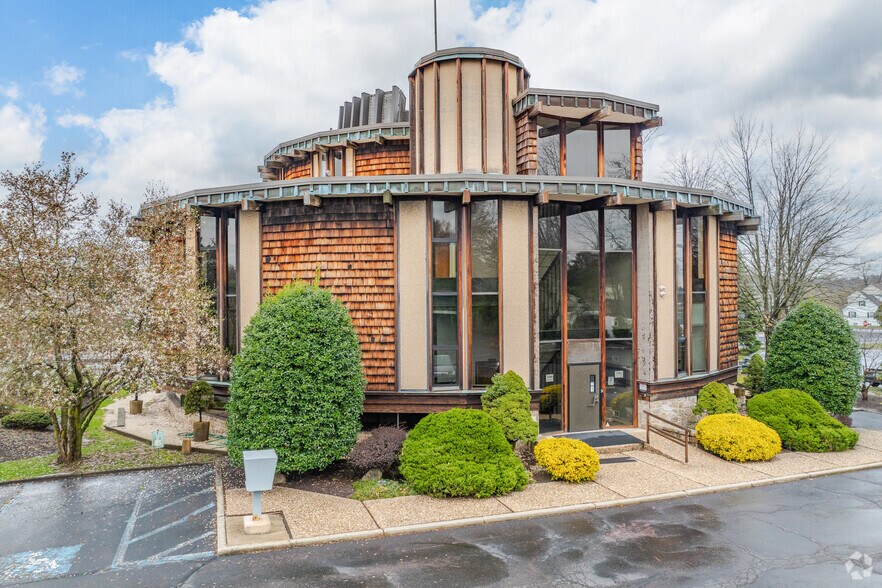 More Photos Of 1166 DeKalb Pike, Blue Bell Office For Lease