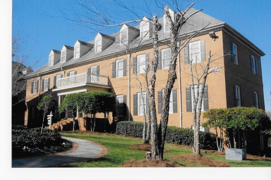 More Photos Of 1040 Cambridge Sq, Alpharetta Office For Sale