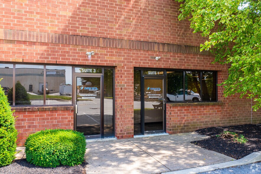 More Photos Of 208-210 Carter Dr, West Chester Light Distribution For Lease