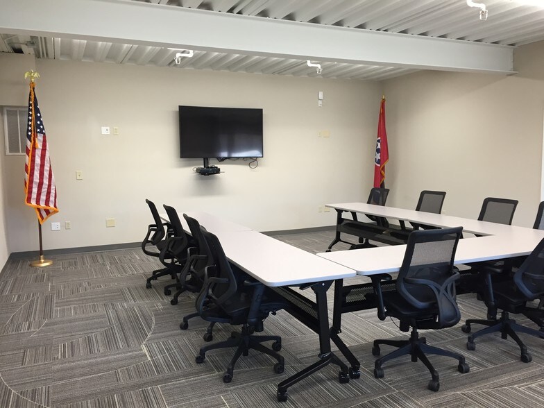 More Photos Of 1141 Volunteer Pky, Bristol Storefront For Lease