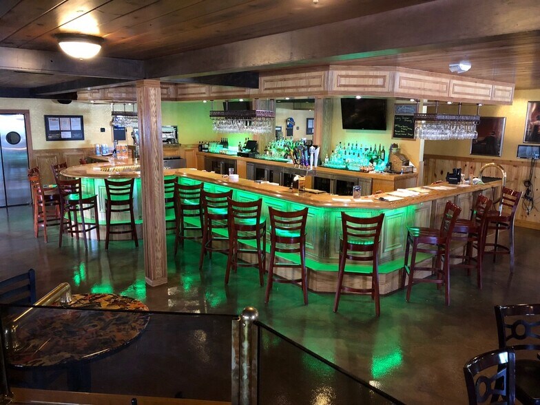 More Photos Of 9638 W National Ave, West Allis Restaurant For Lease