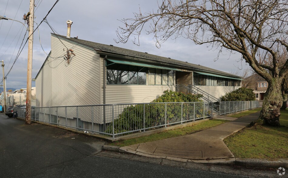 More Photos Of 3479 Dunbar St, Vancouver Office For Lease