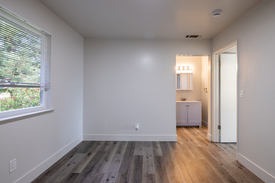 More Photos Of 2228 Edison Ave, Sacramento Apartments For Sale