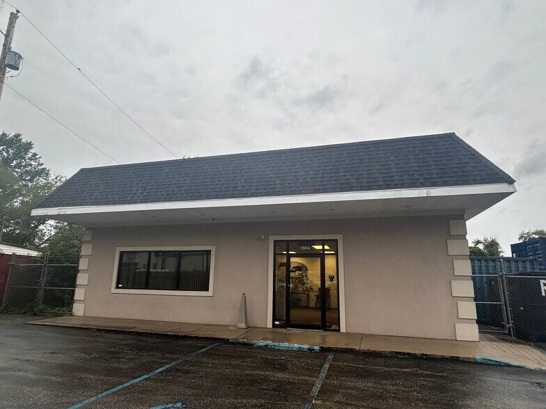 More Photos Of 1804 N 2nd St, Ironton Office For Sale