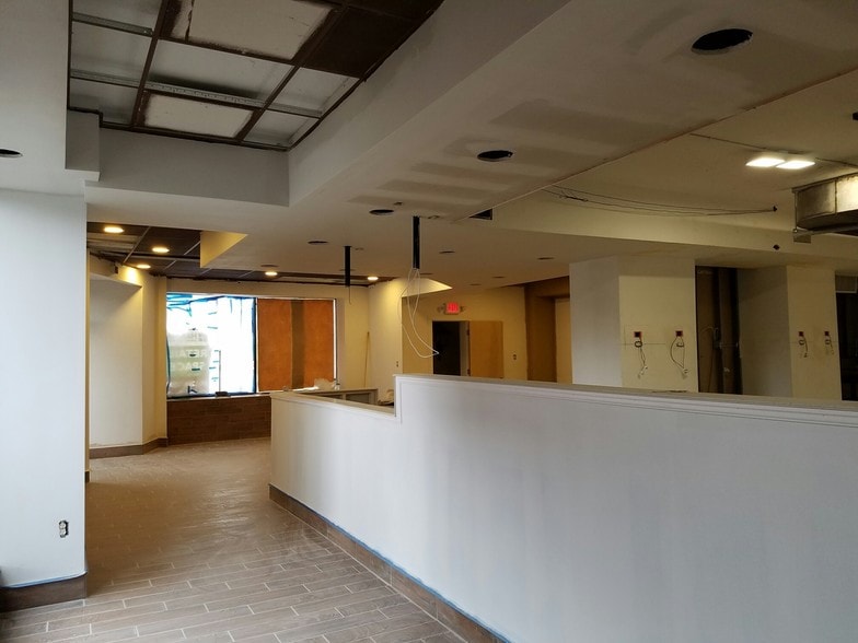 More Photos Of 4631-4653 Centre Ave, Pittsburgh Apartments For Lease