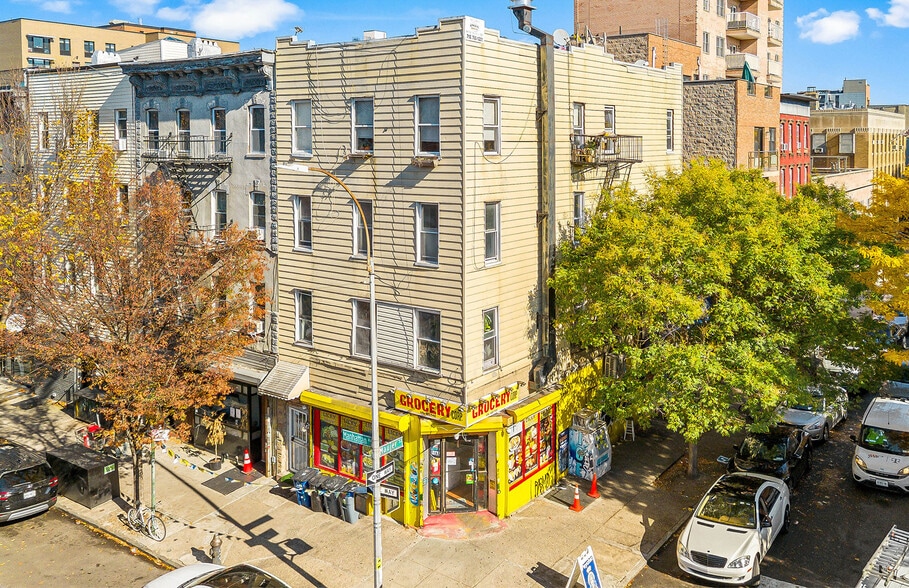 Primary Photo Of 139 Maujers St, Brooklyn Storefront For Sale
