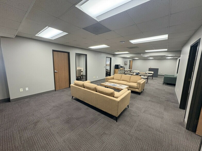 More Photos Of 817 W Russell St, Sioux Falls Office For Lease