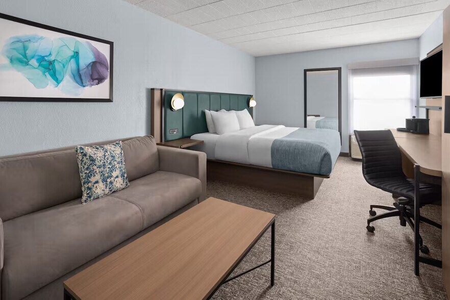 More Photos Of 210 Executive Dr, Cranberry Township Hotel For Sale