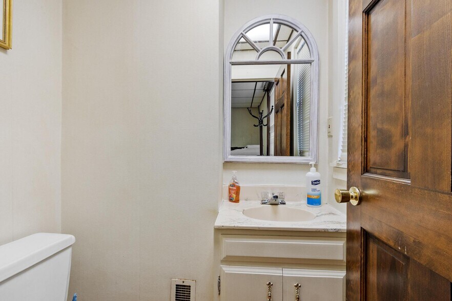 More Photos Of 77 Merriam Ave, Leominster Office For Sale