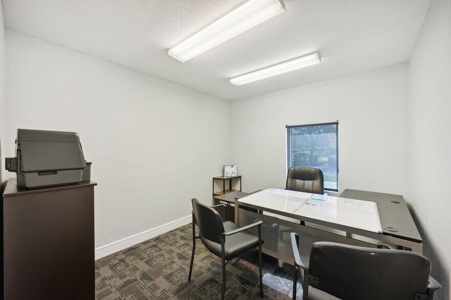 More Photos Of 3209 30th Ave S, Saint Petersburg Office For Sale