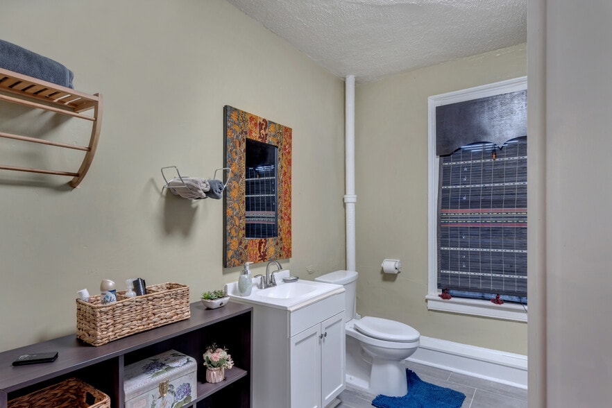 More Photos Of 834 Monticello Rd, Charlottesville Storefront Retail Residential For Sale