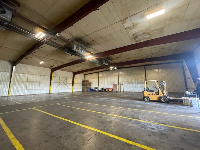 More Photos Of 1400 Salem Industrial Dr NE, Salem Warehouse For Sale